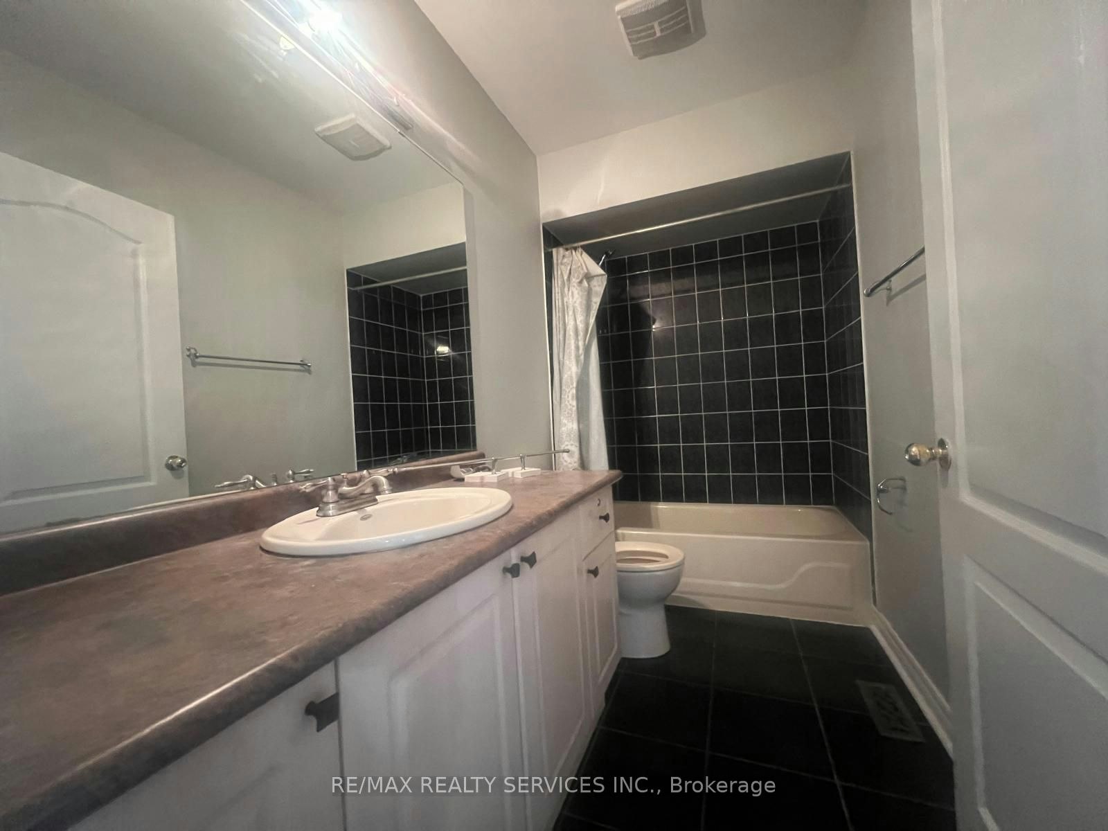 7 Ladywood Court, Brampton, ON, L6Z 4T9 - 11
