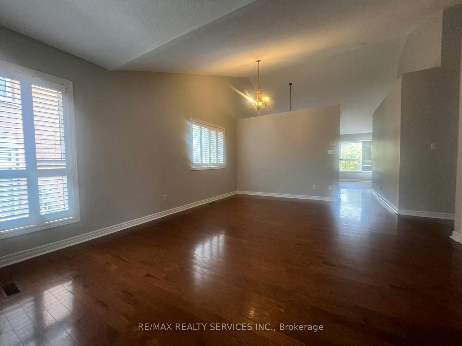 7 Ladywood Court, Brampton, ON, L6Z 4T9 - 2