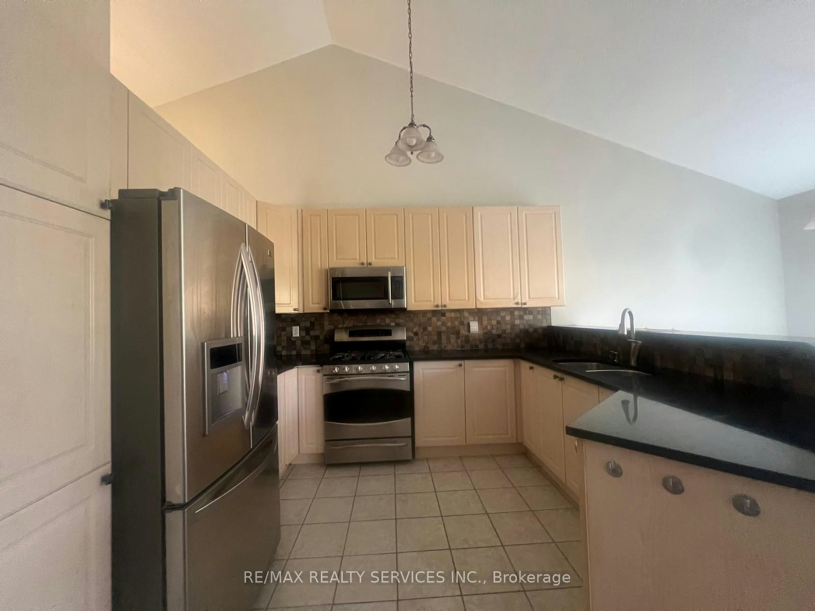 7 Ladywood Court, Brampton, ON, L6Z 4T9 - 4