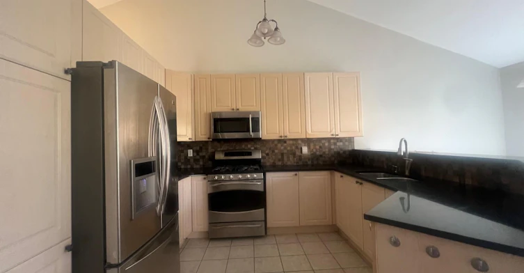 7 Ladywood Court, Brampton, ON, L6Z 4T9 - 4