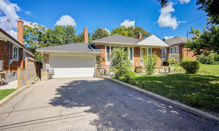 65 Ridge Point Crescent