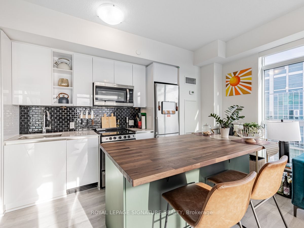 2704-251 Manitoba Street, Toronto, ON, M8Y 0C7 - 10