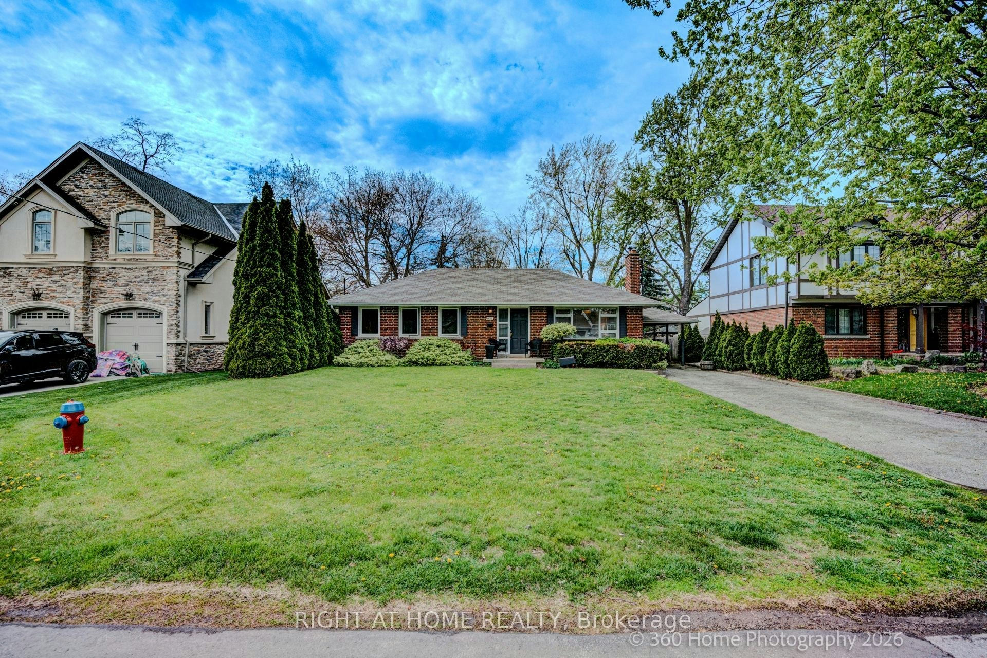 1493 Constance Drive, Oakville, ON, L6J 2T8
