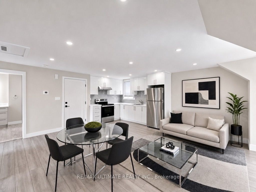 Upper-10 Warbeck Place, Toronto, ON, M9R 3C3 - 4