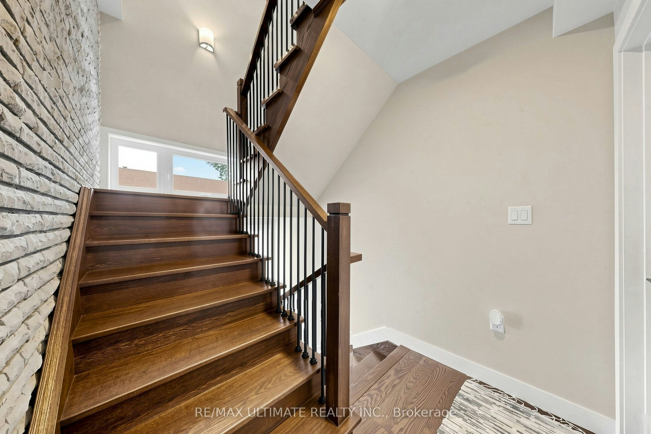 Upper-10 Warbeck Place, Toronto, ON, M9R 3C3 - 13