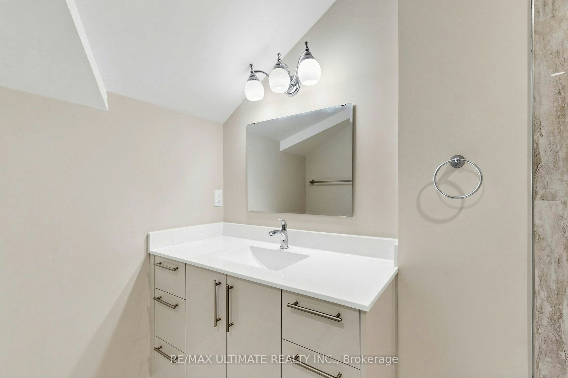 Upper-10 Warbeck Place, Toronto, ON, M9R 3C3 - 10