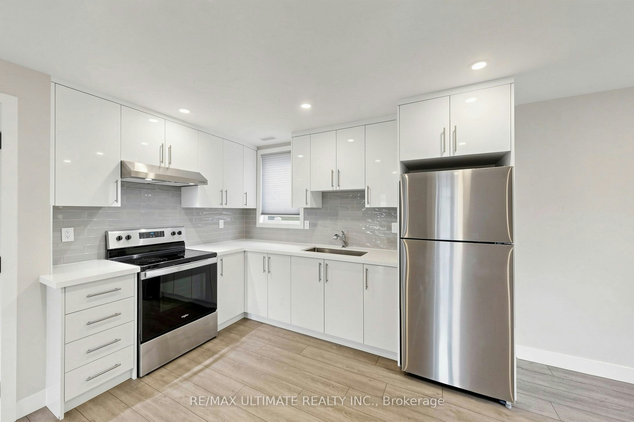Upper-10 Warbeck Place, Toronto, ON, M9R 3C3 - 6