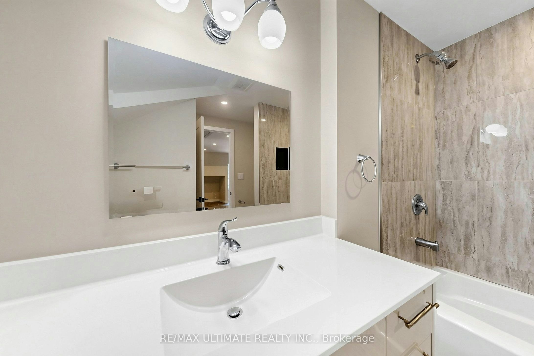 Upper-10 Warbeck Place, Toronto, ON, M9R 3C3 - 9