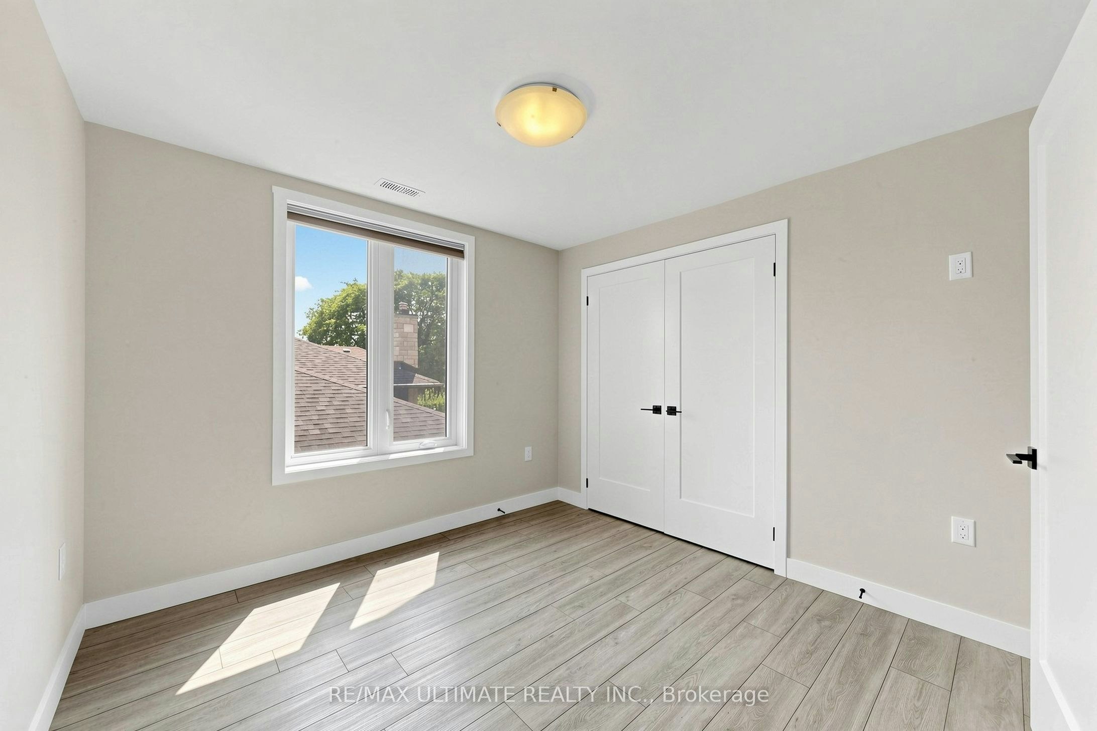 Upper-10 Warbeck Place, Toronto, ON, M9R 3C3 - 7