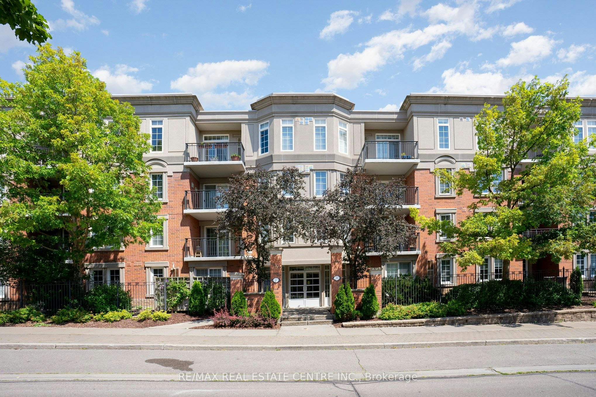 410-2301 Parkhaven Boulevard, Oakville, ON, L6H 6V6