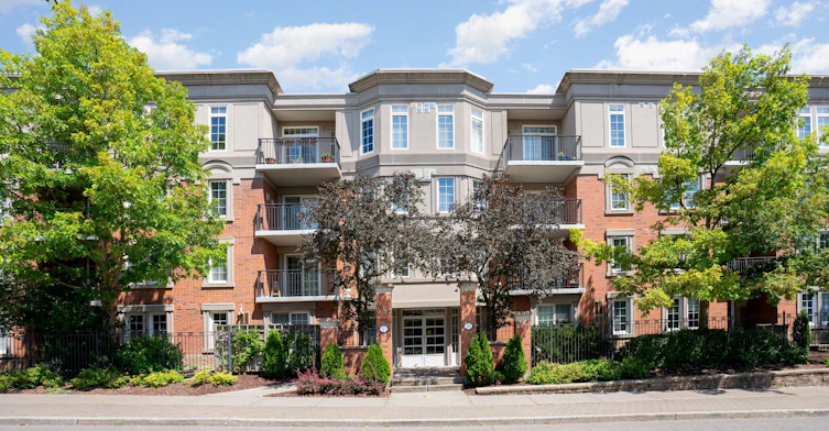 410-2301 Parkhaven Boulevard, Oakville, ON, L6H 6V6
