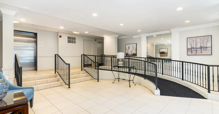 410-2301 Parkhaven Boulevard, Oakville, ON, L6H 6V6 - 3