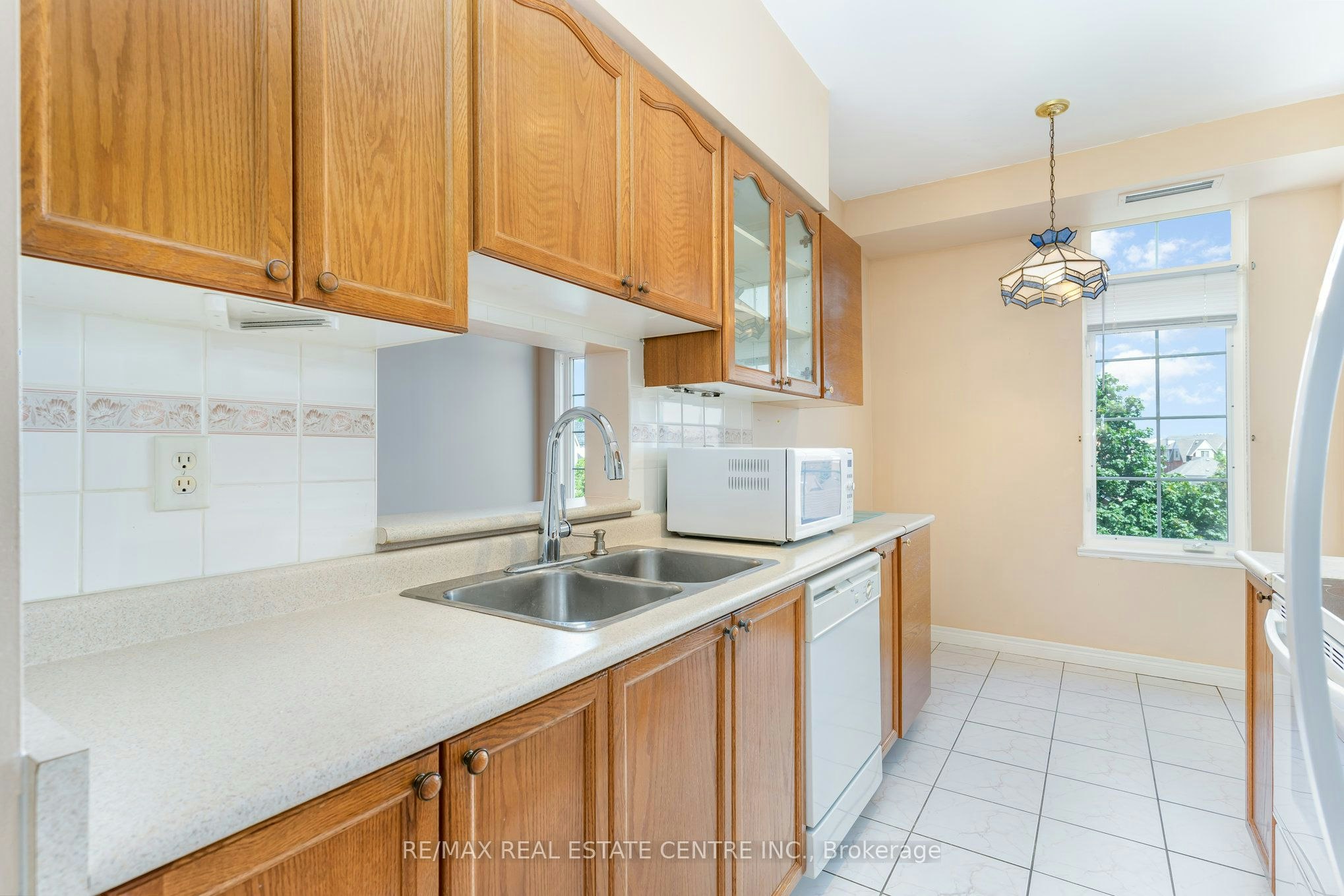 410-2301 Parkhaven Boulevard, Oakville, ON, L6H 6V6 - 9
