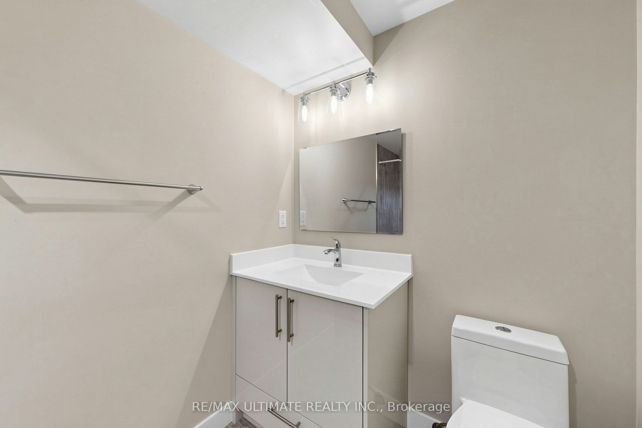 Lower-10 Warbeck Place, Toronto, ON, M9R 3C3 - 13