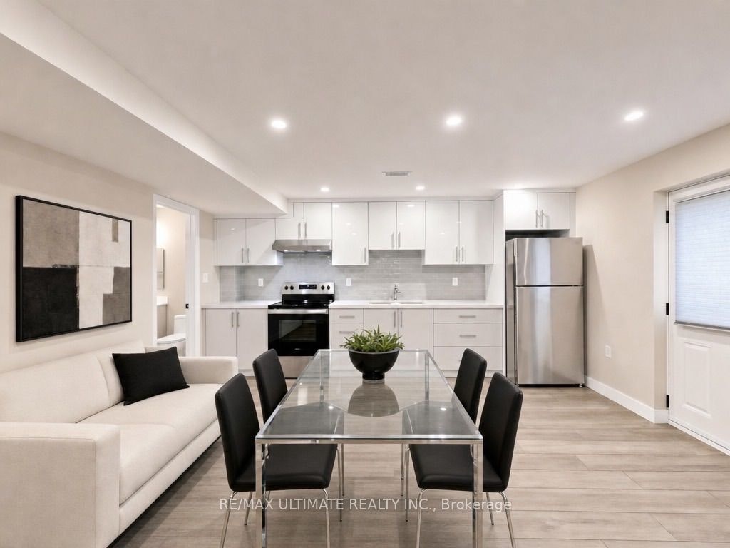 Lower-10 Warbeck Place, Toronto, ON, M9R 3C3 - 4