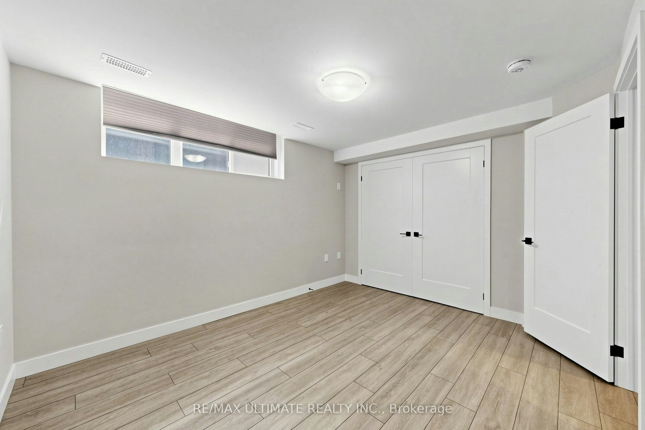 Lower-10 Warbeck Place, Toronto, ON, M9R 3C3 - 7