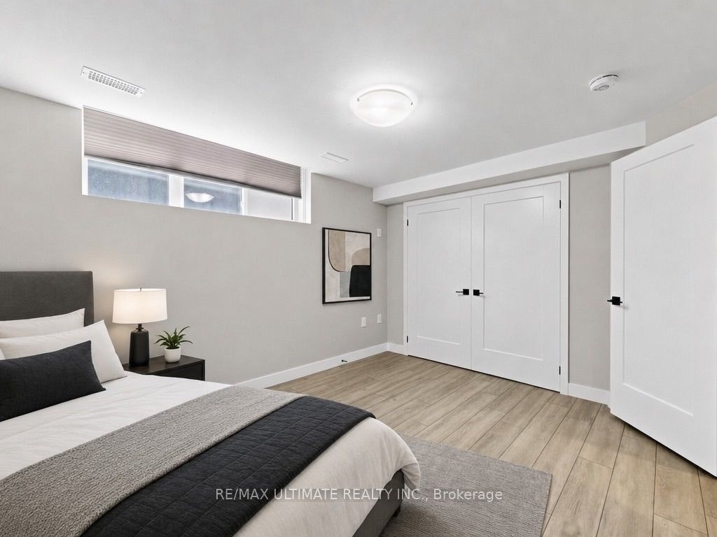 Lower-10 Warbeck Place, Toronto, ON, M9R 3C3 - 8
