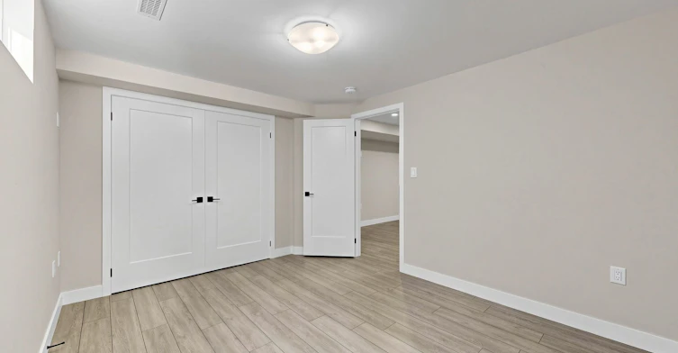 Lower-10 Warbeck Place, Toronto, ON, M9R 3C3 - 11