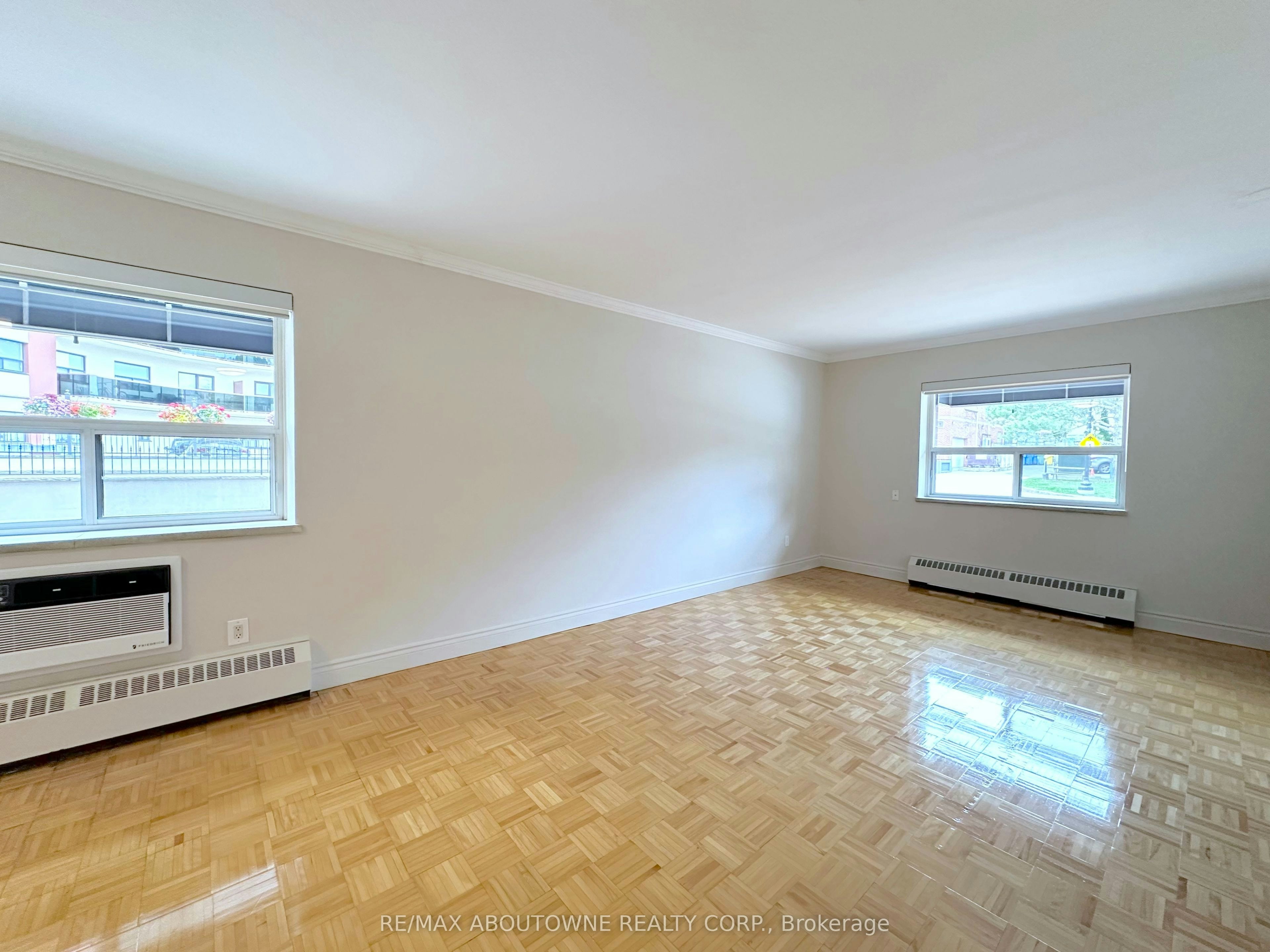 109-135 Allan Street, Oakville, ON, L6J 3N4 - 2