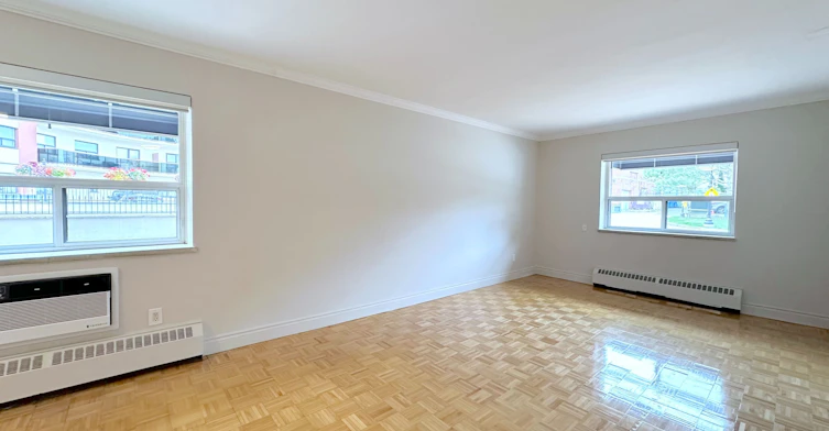 109-135 Allan Street, Oakville, ON, L6J 3N4 - 2