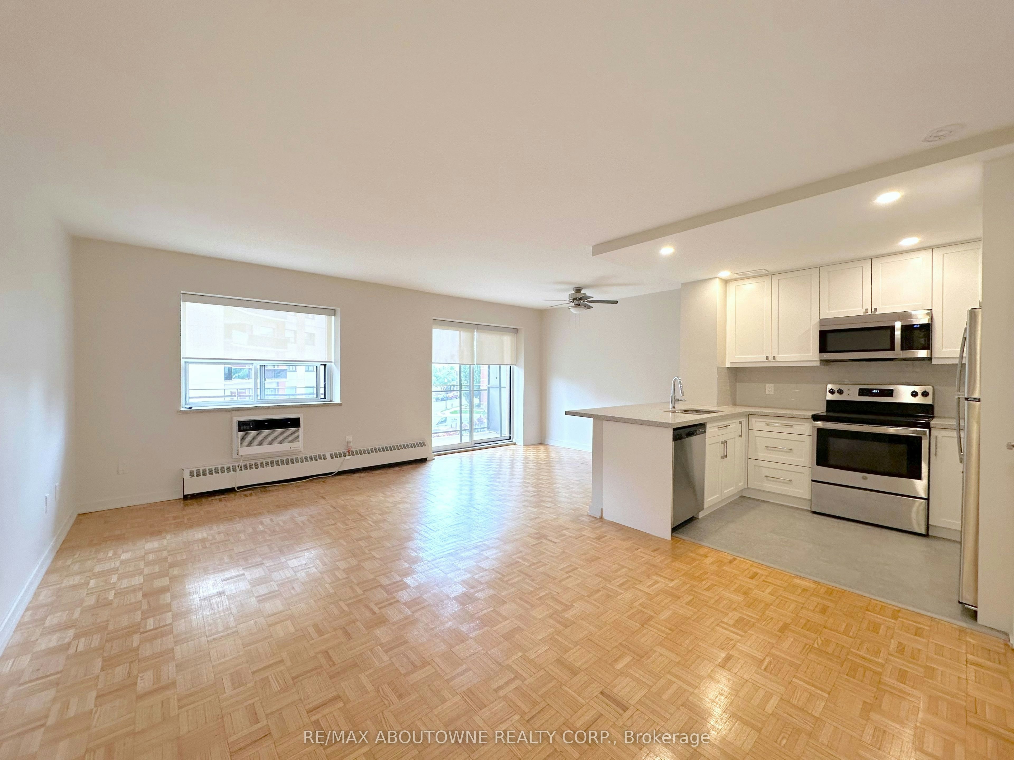 306-135 Allan Street, Oakville, ON, L6J 3N4 - 2