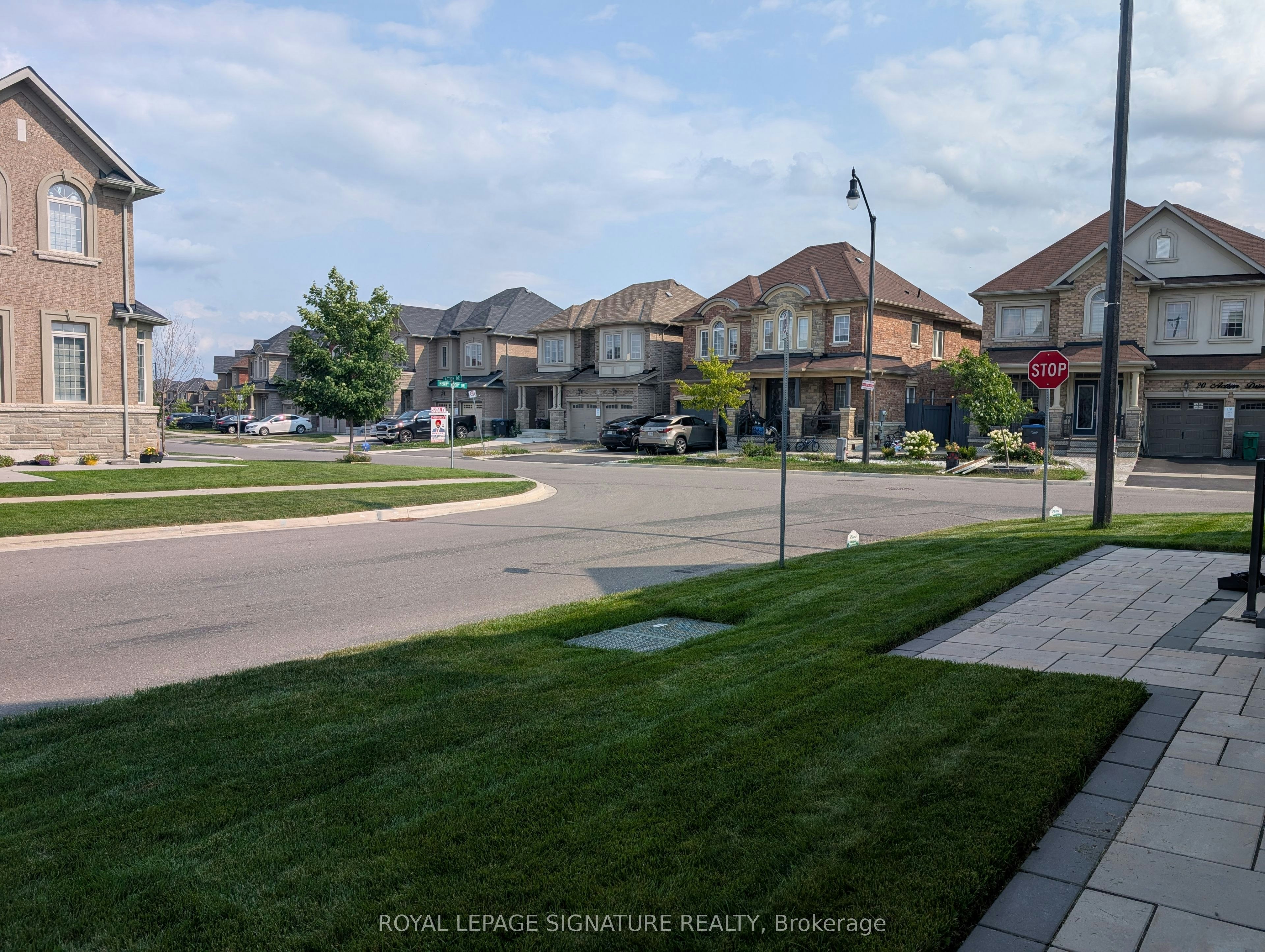 2 Henry Moody Street E, Brampton, ON, L7A 5A8 - 19