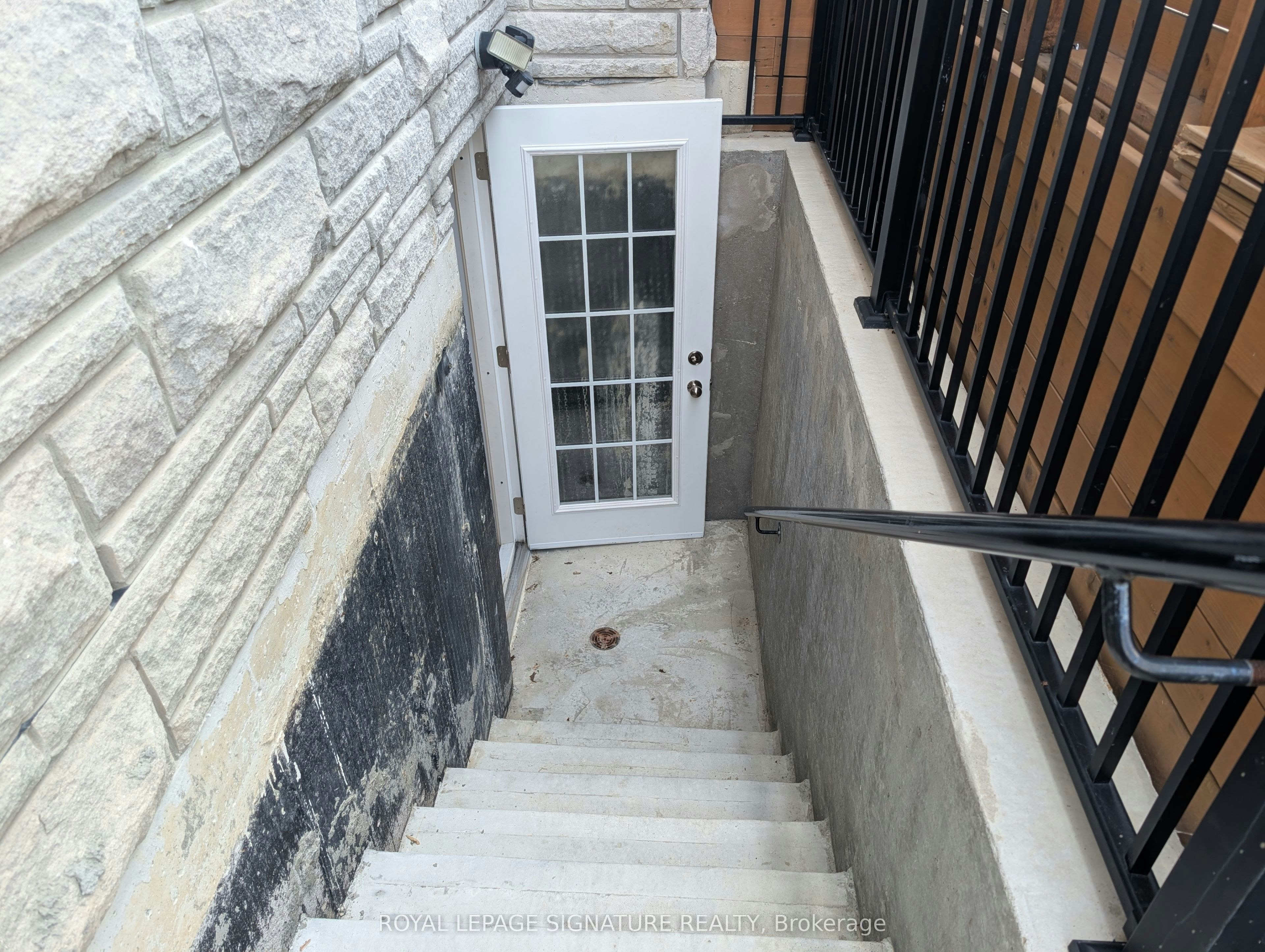 2 Henry Moody Street E, Brampton, ON, L7A 5A8 - 15