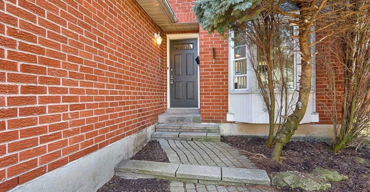 2586 Hammond Road, Mississauga, ON, L5K 1T2 - 4