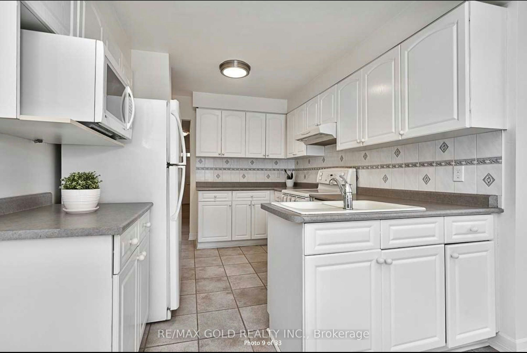 2586 Hammond Road, Mississauga, ON, L5K 1T2 - 13