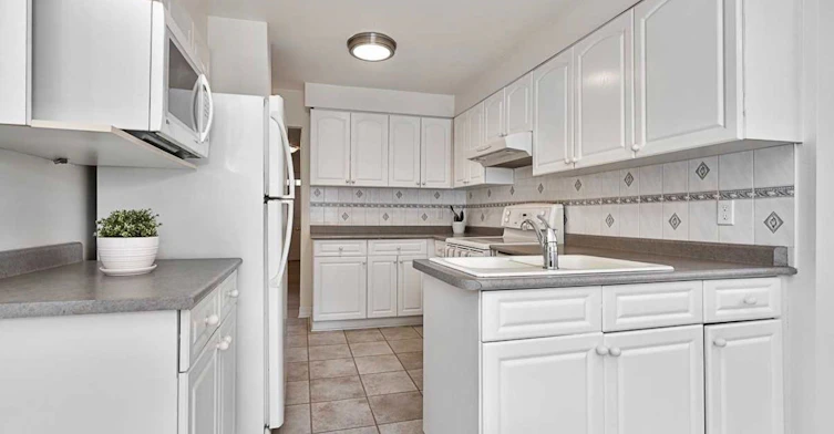 2586 Hammond Road, Mississauga, ON, L5K 1T2 - 13