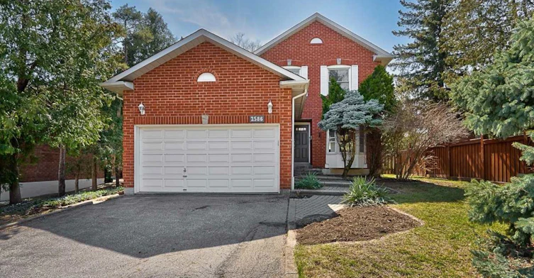 2586 Hammond Road, Mississauga, ON, L5K 1T2