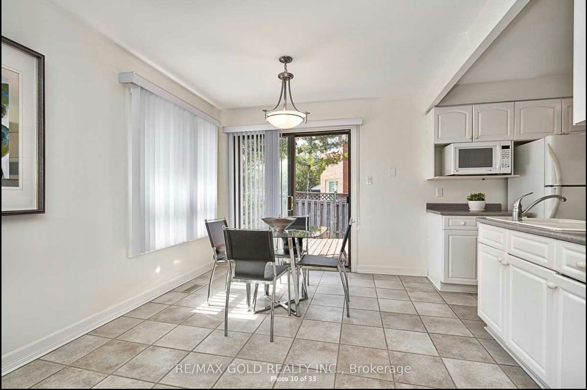2586 Hammond Road, Mississauga, ON, L5K 1T2 - 12