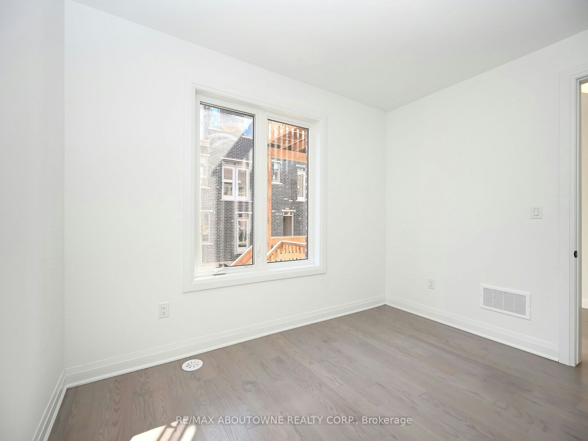 4088 Kadic Terrace, Mississauga, ON, L5M 2S8 - 5