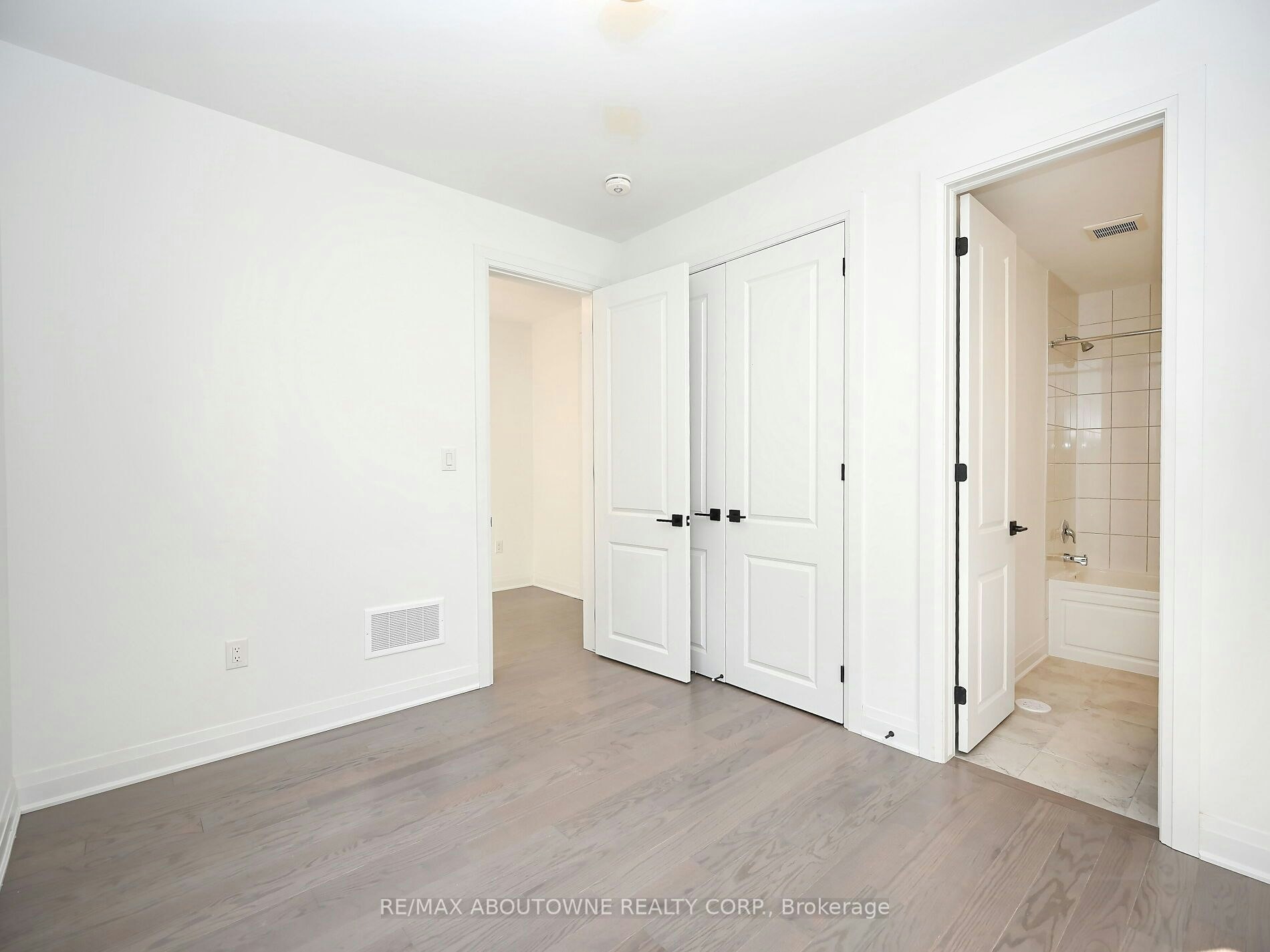 4088 Kadic Terrace, Mississauga, ON, L5M 2S8 - 6