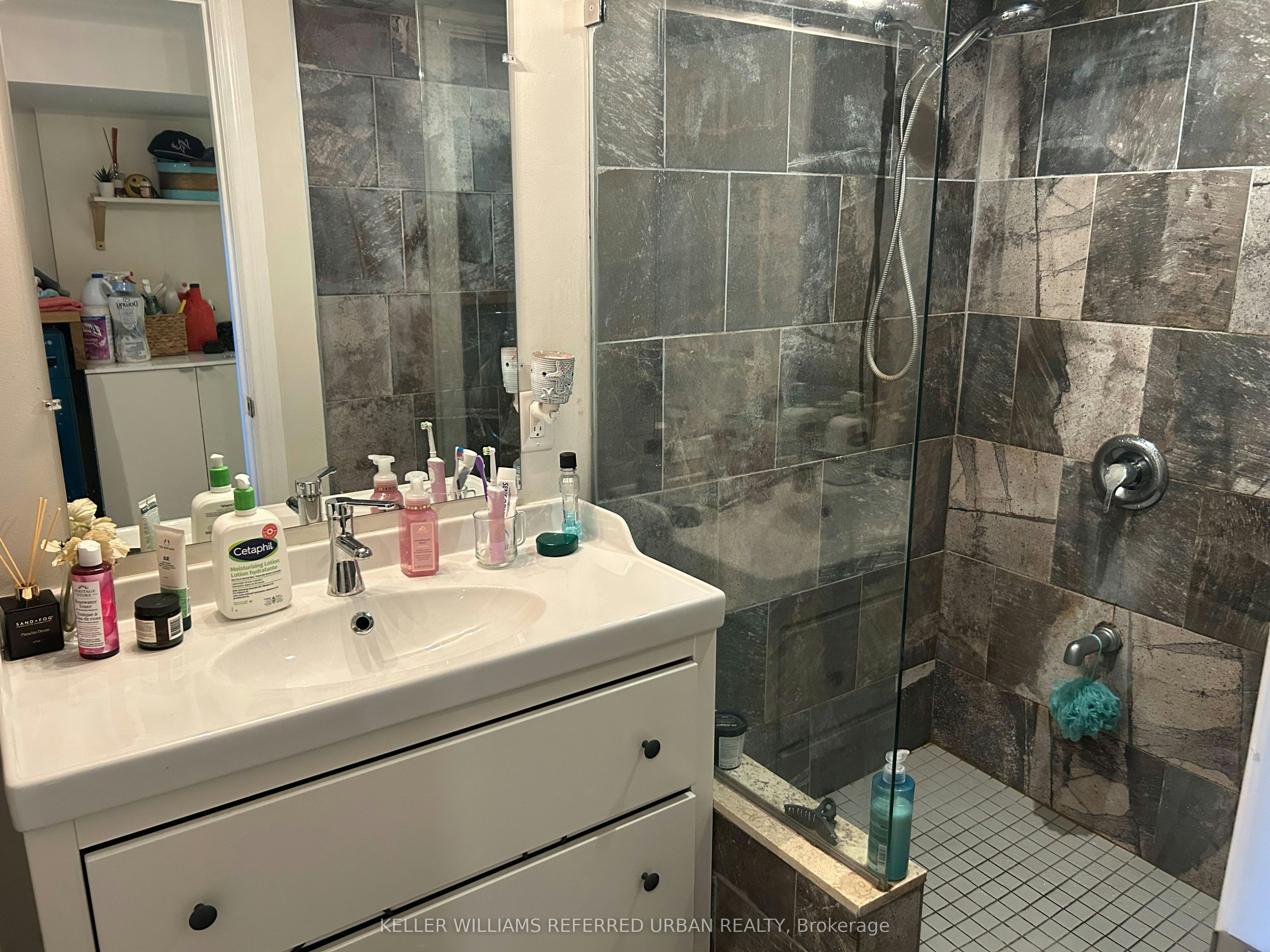 Lower-26 Indian Trail, Toronto, ON, M6R 1Z7 - 15