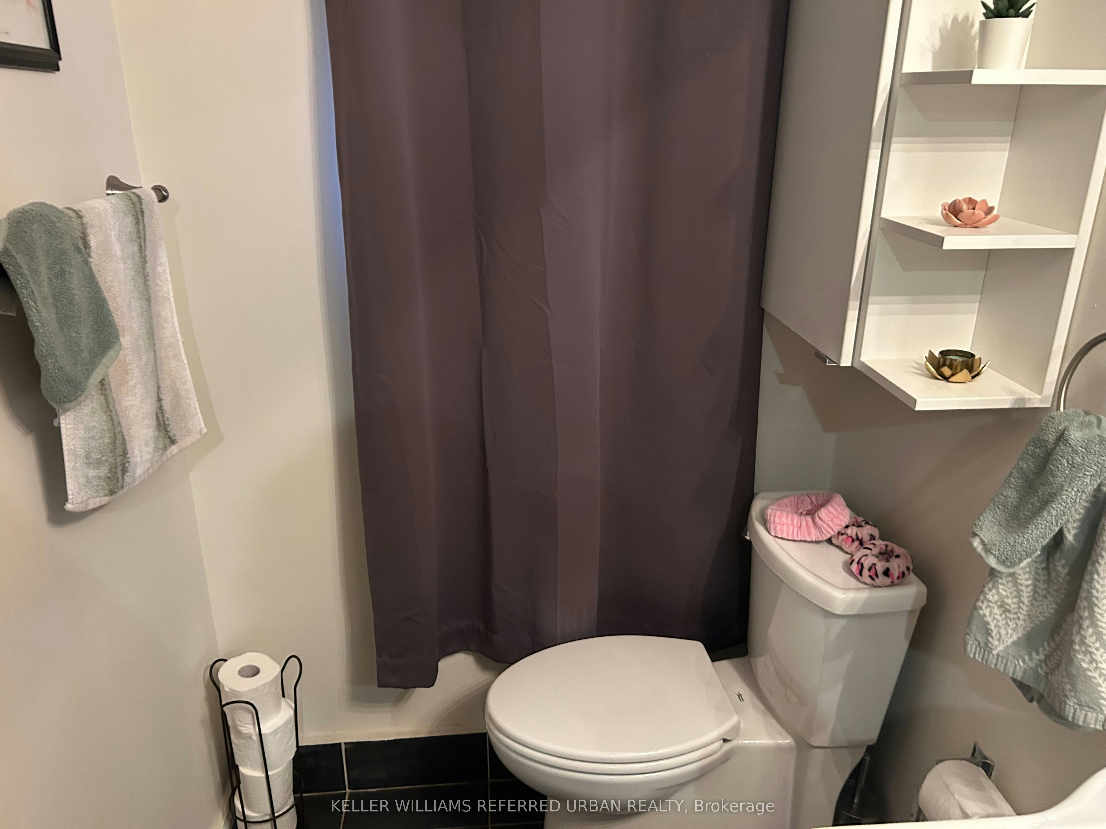 Lower-26 Indian Trail, Toronto, ON, M6R 1Z7 - 14