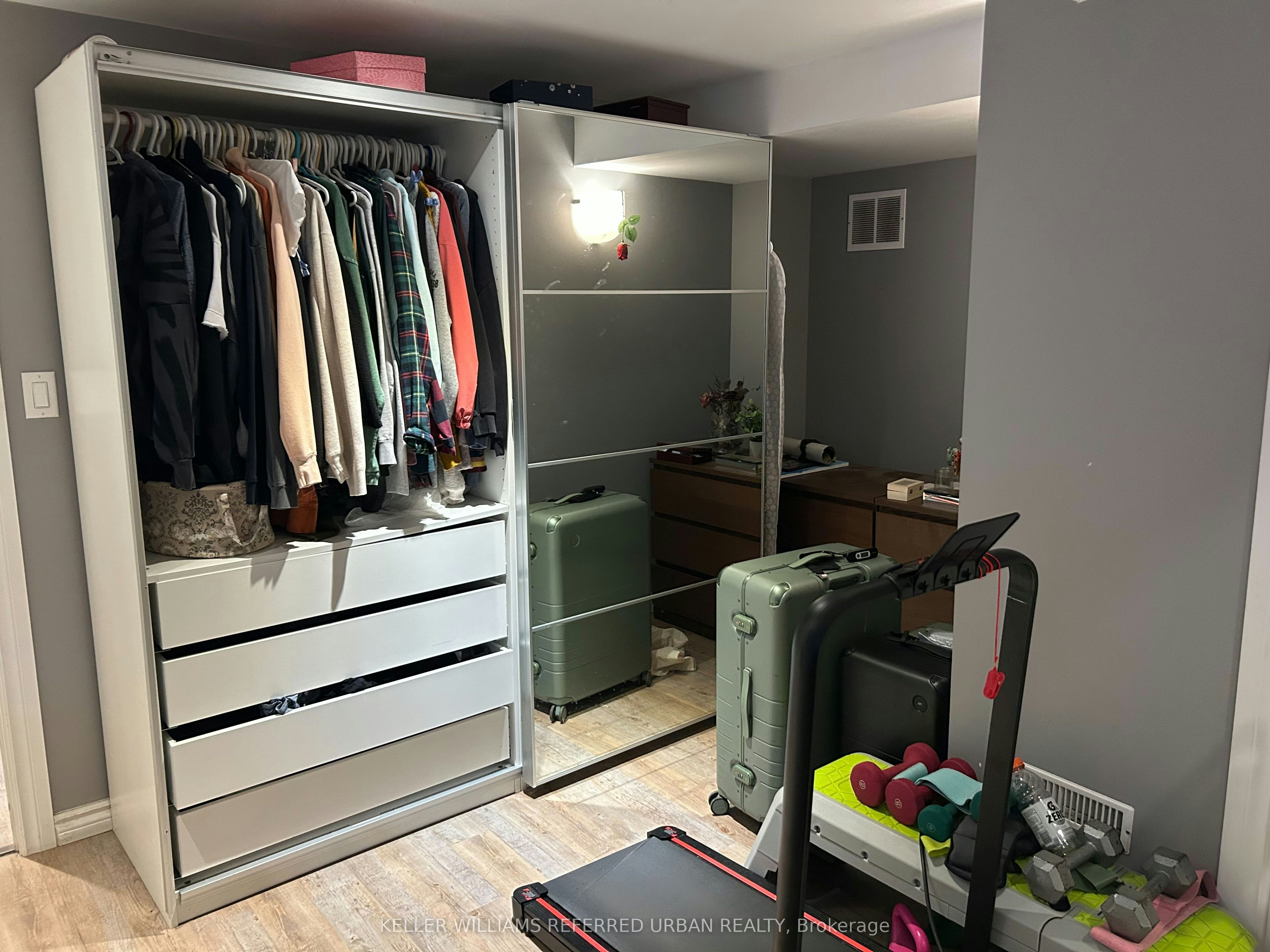 Lower-26 Indian Trail, Toronto, ON, M6R 1Z7 - 17