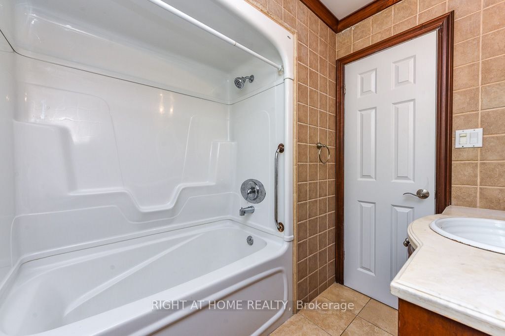 110 Main N Street, Milton, ON, L0P 1B0 - 20