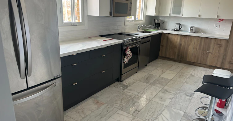 4076 Woodington Drive, Mississauga, ON, L4Z 1K3 - 2