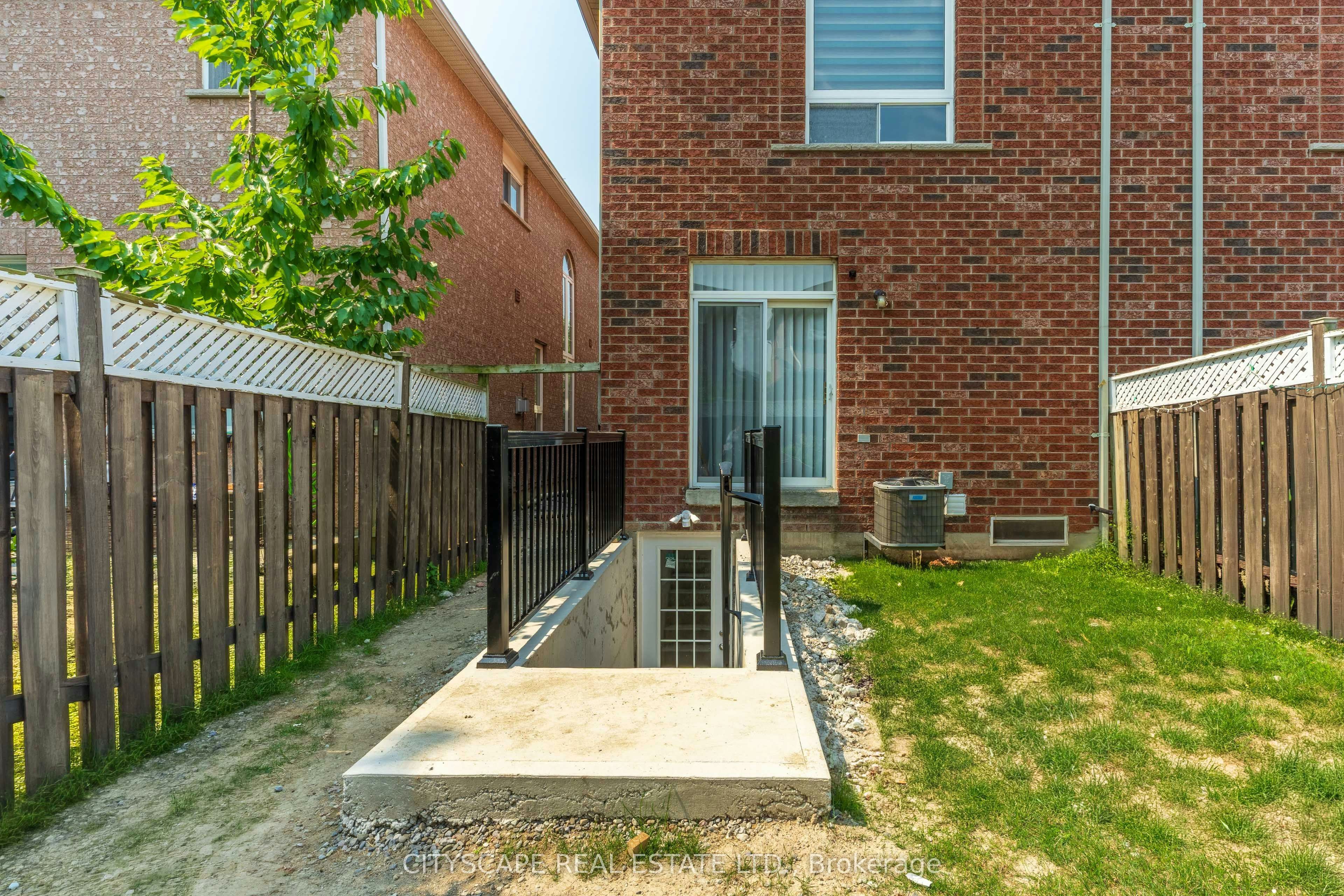 5623 Longboat Avenue, Mississauga, ON, L5M 7E5 - 44
