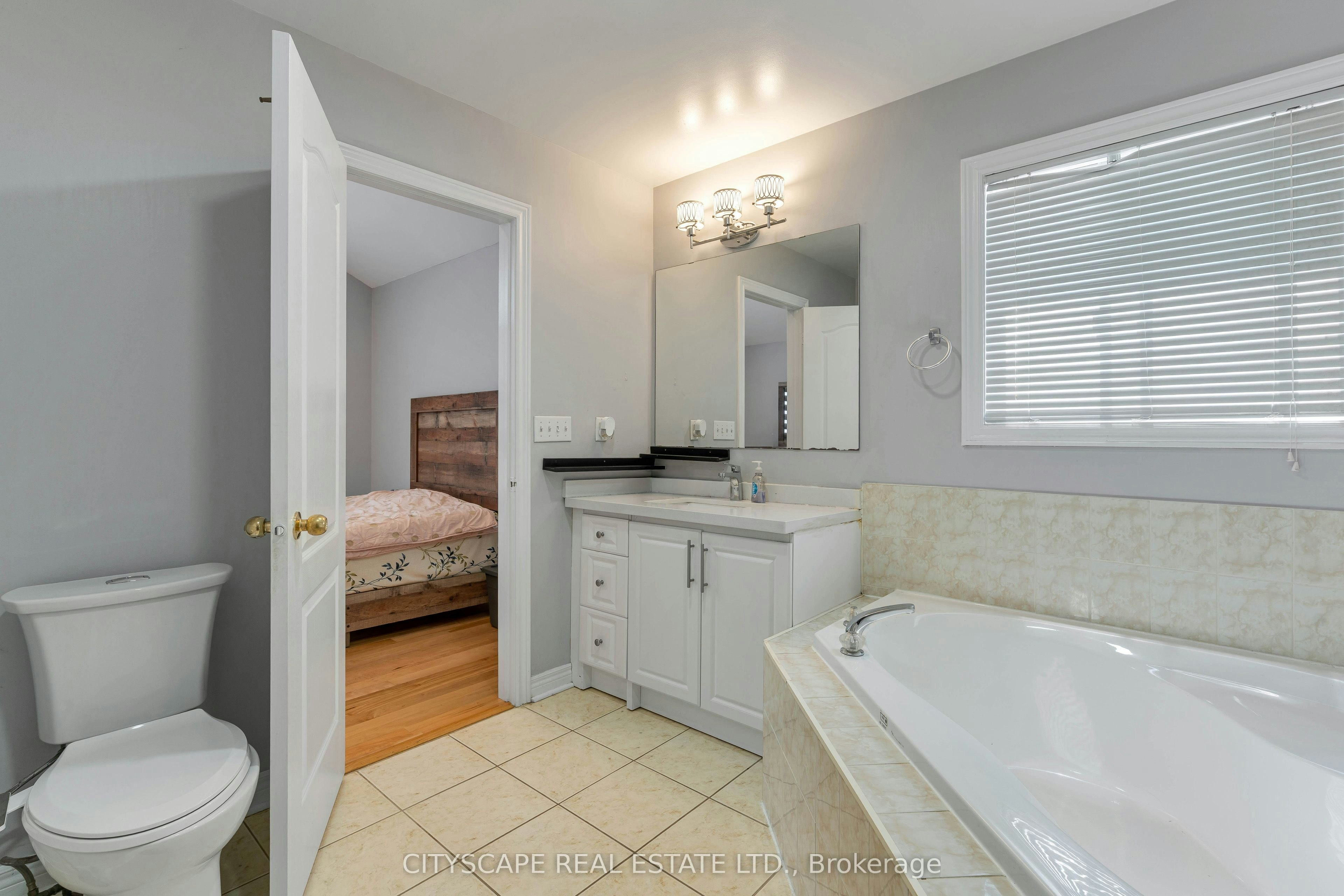 5623 Longboat Avenue, Mississauga, ON, L5M 7E5 - 40