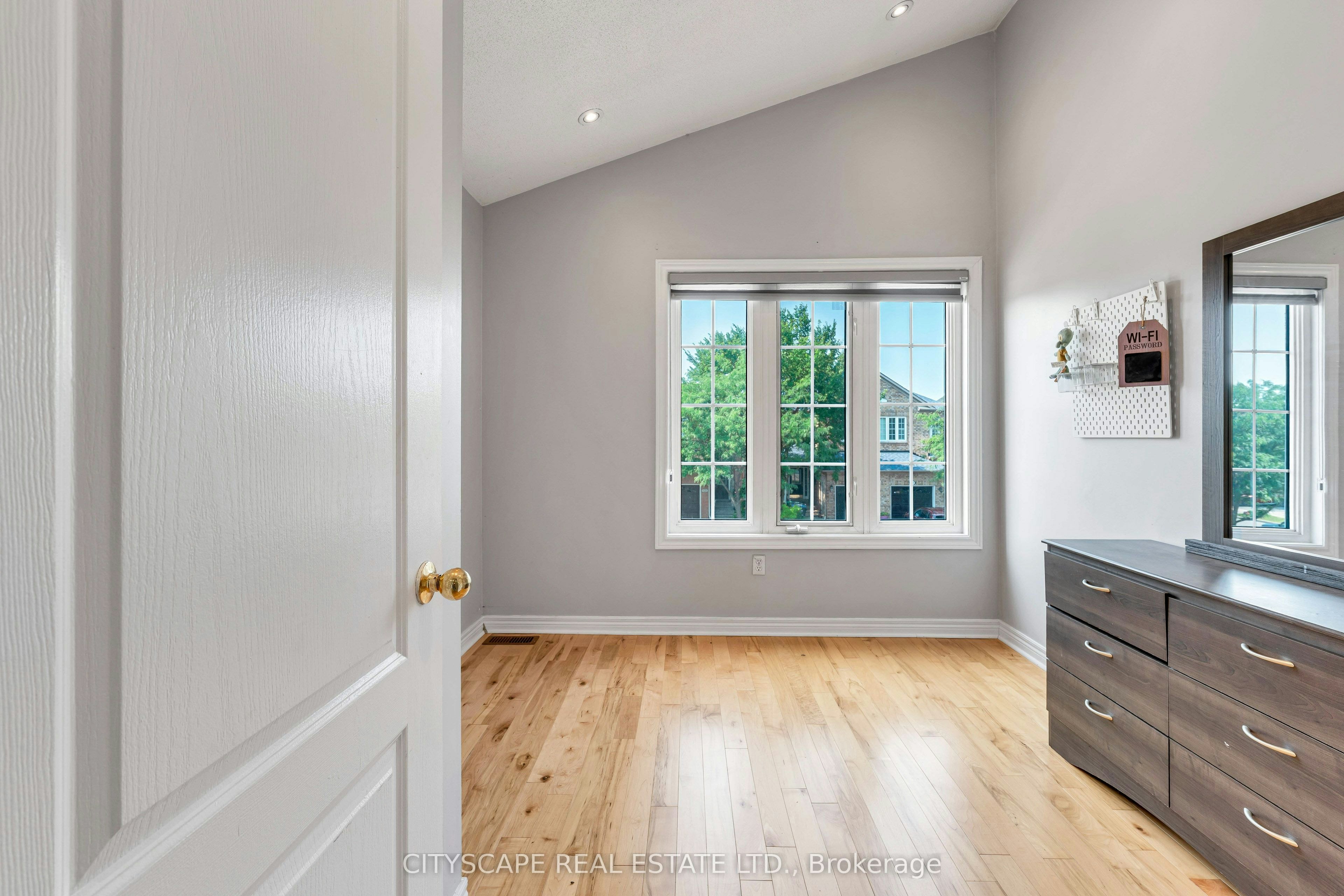 5623 Longboat Avenue, Mississauga, ON, L5M 7E5 - 26