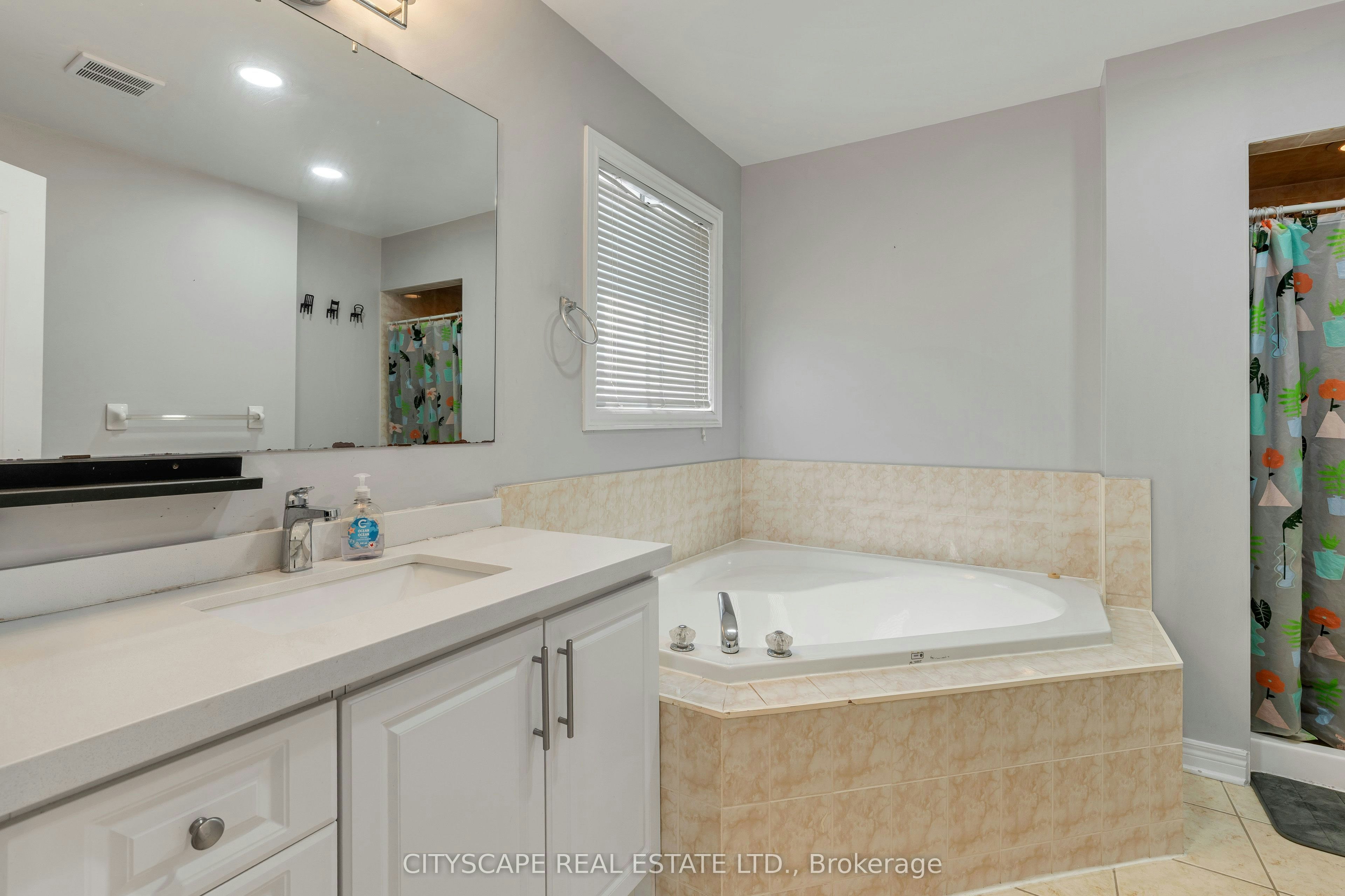 5623 Longboat Avenue, Mississauga, ON, L5M 7E5 - 38