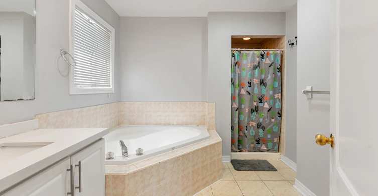 5623 Longboat Avenue, Mississauga, ON, L5M 7E5 - 39