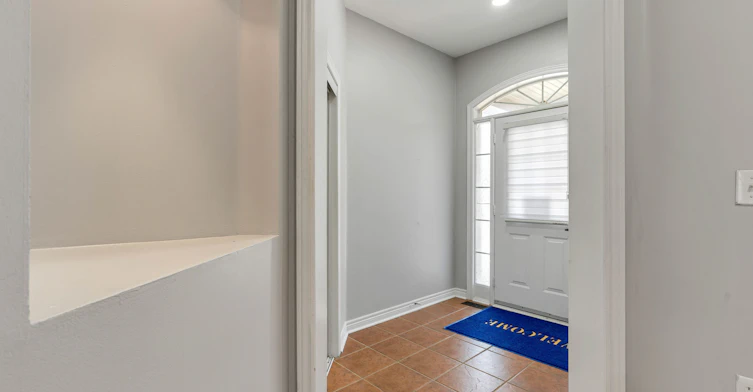 5623 Longboat Avenue, Mississauga, ON, L5M 7E5 - 8