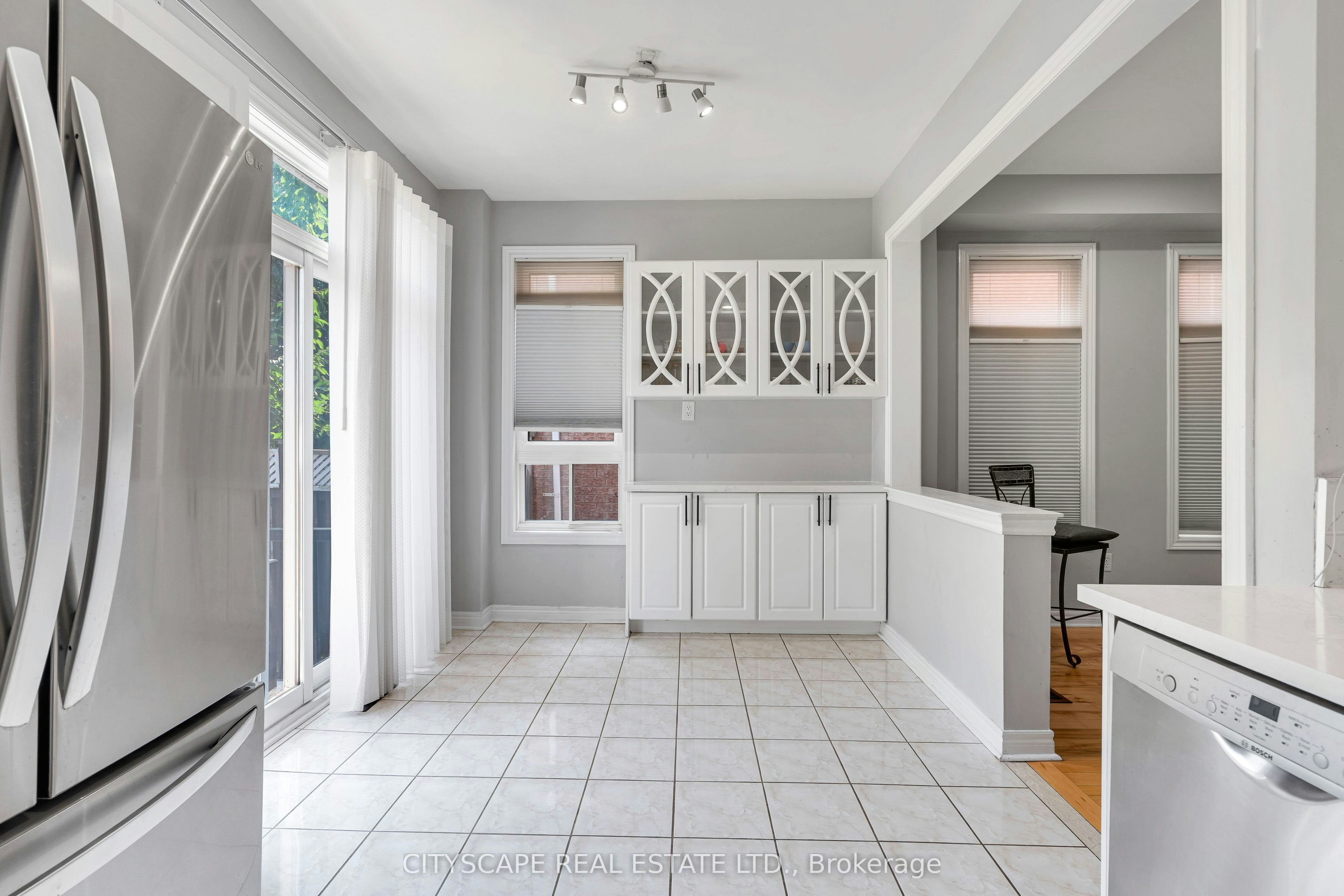 5623 Longboat Avenue, Mississauga, ON, L5M 7E5 - 20