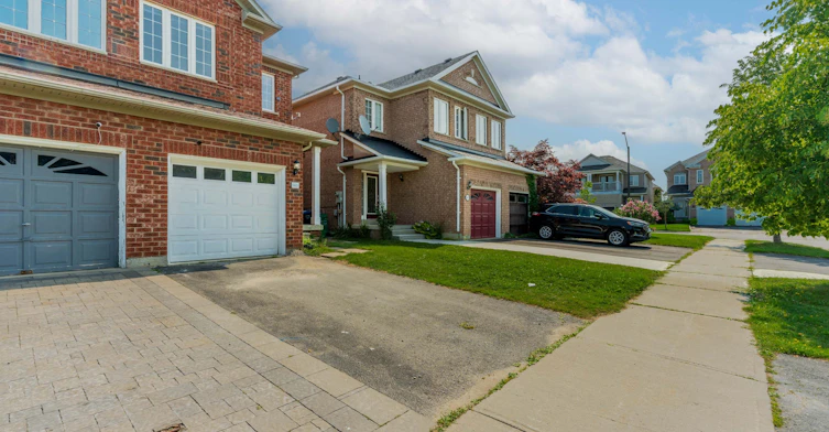 5623 Longboat Avenue, Mississauga, ON, L5M 7E5 - 5