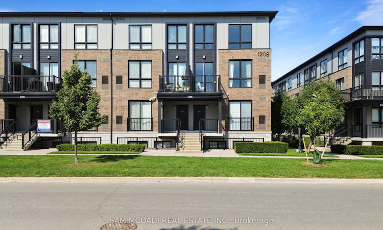 201-1208 Main Street E