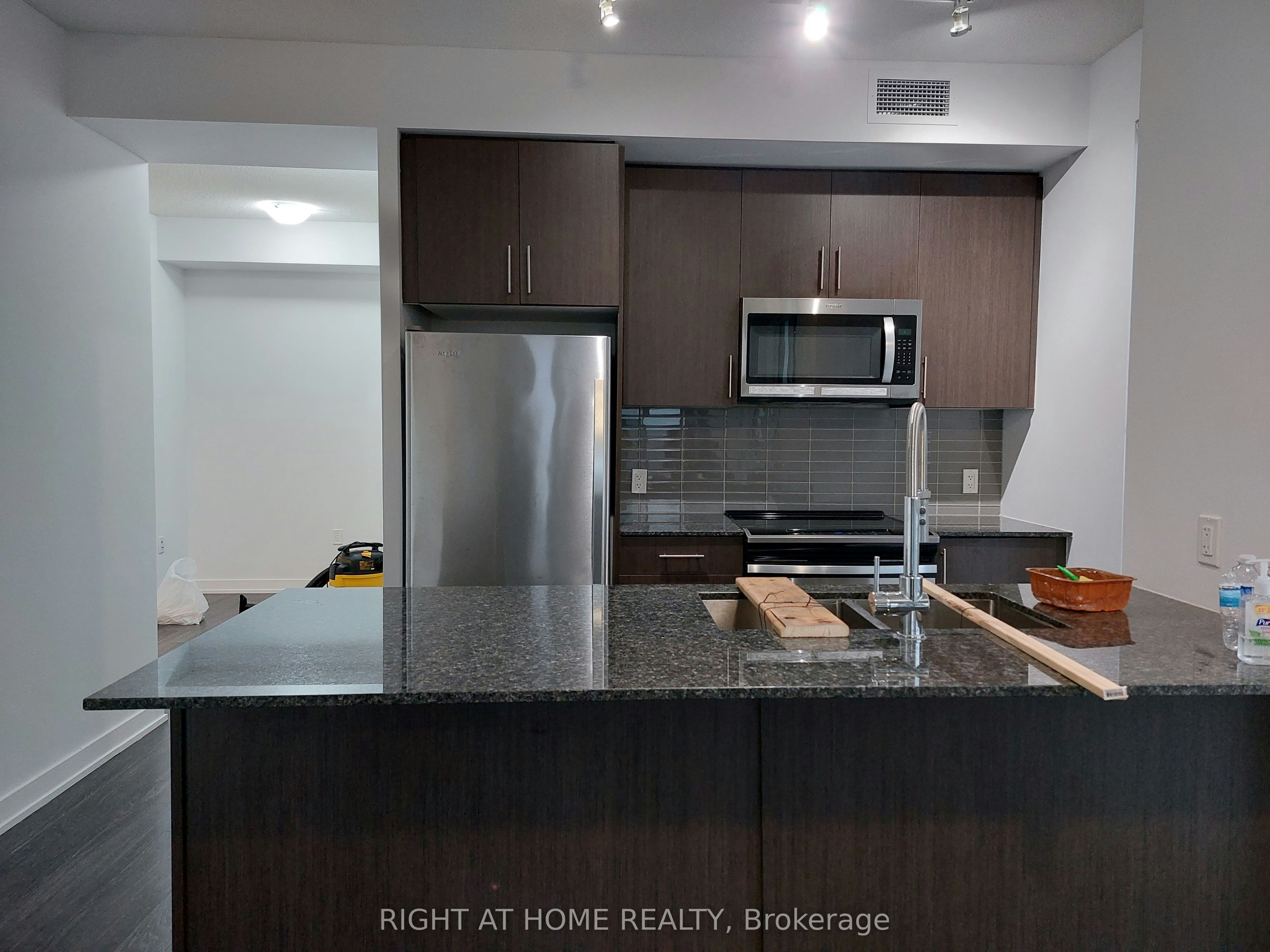 2820-4055 Parkside Village Drive, Mississauga, ON, L5B 0K8 - 8