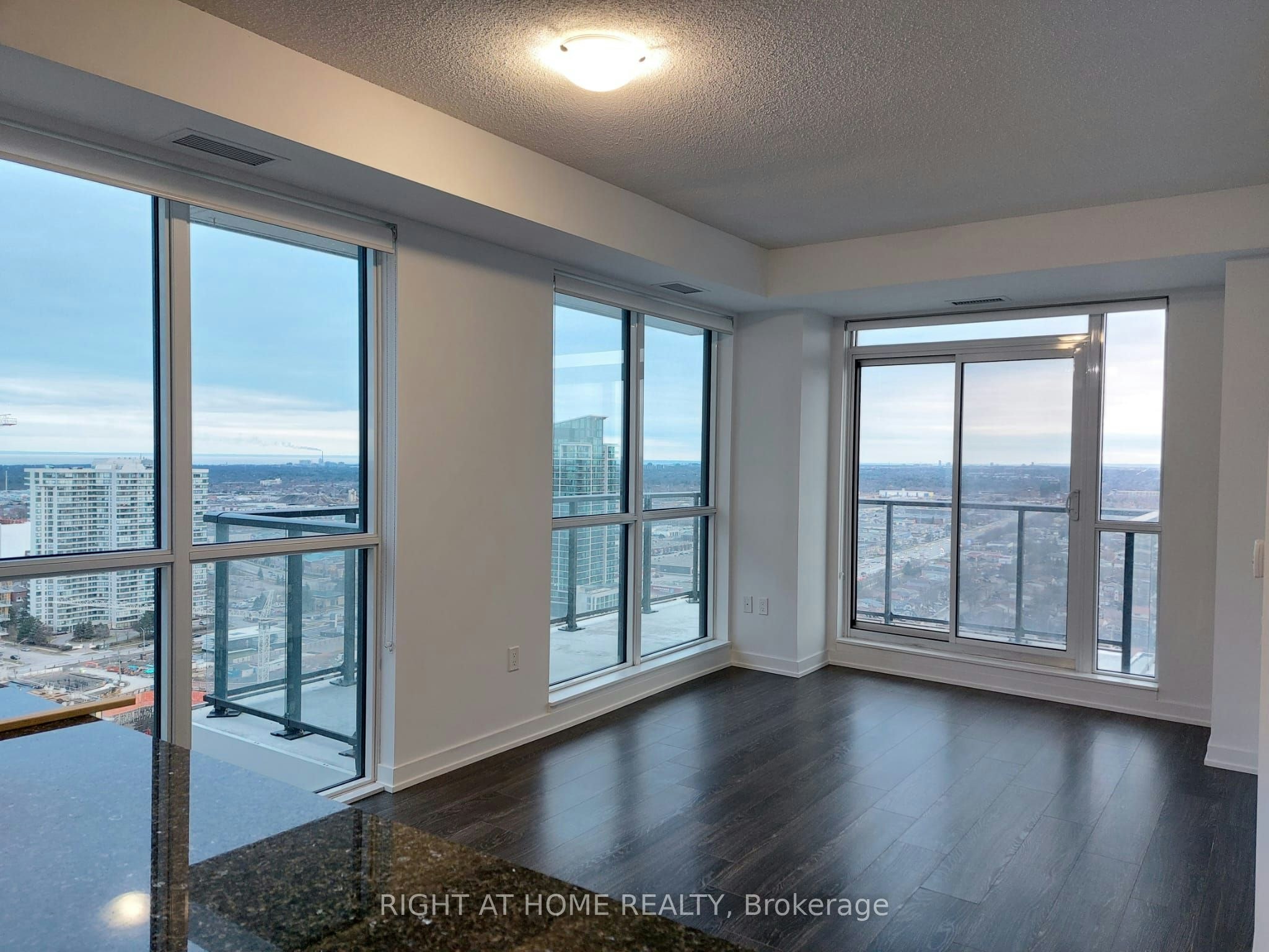2820-4055 Parkside Village Drive, Mississauga, ON, L5B 0K8 - 5